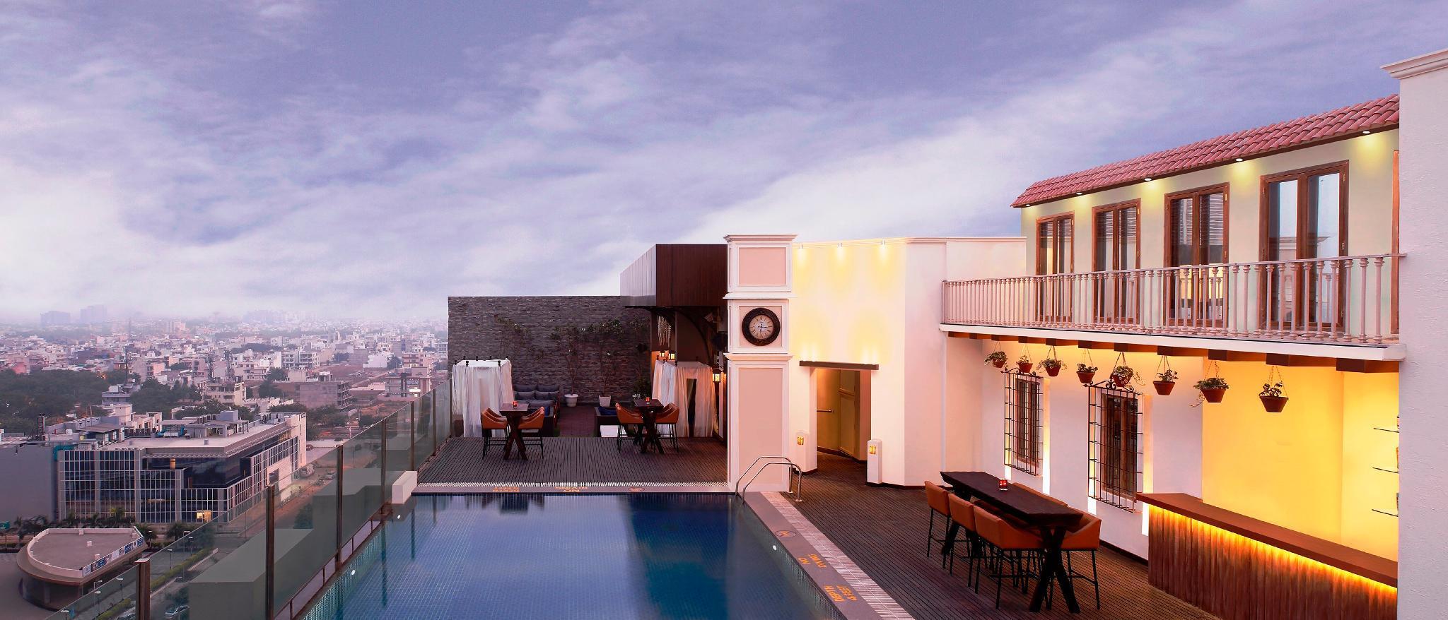 Hotel Doubletree By Hilton Gurugram Baani Square Gurgaon Exterior foto